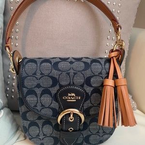 Coach Kleo Shoulder Bag 17 in Signature Chambray